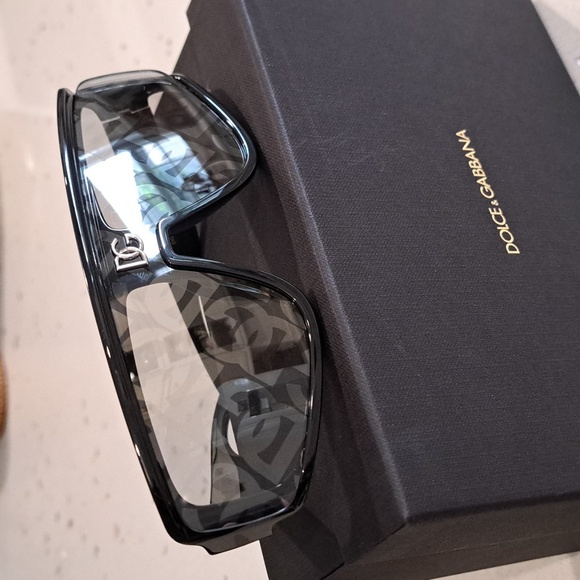 Dolce & Gabbana Accessories - NWT Dolce & Gabbana sunglasses